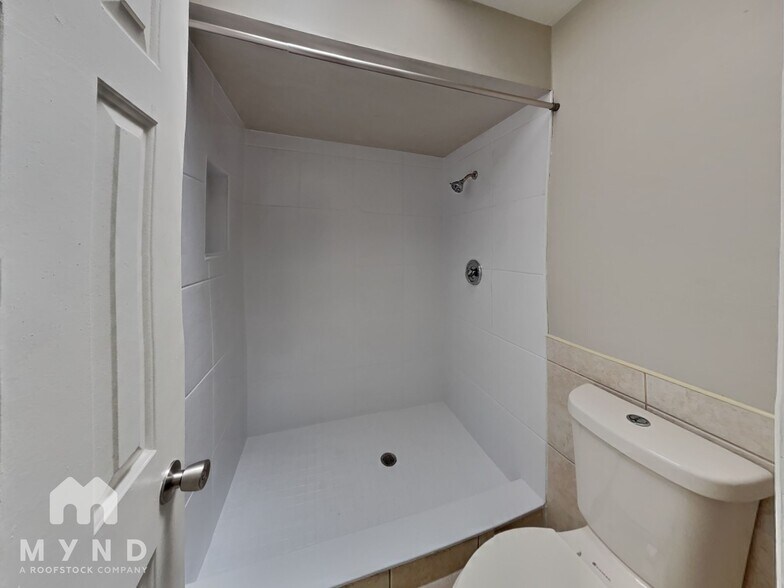 Building Photo - 1519 Stormway Ct