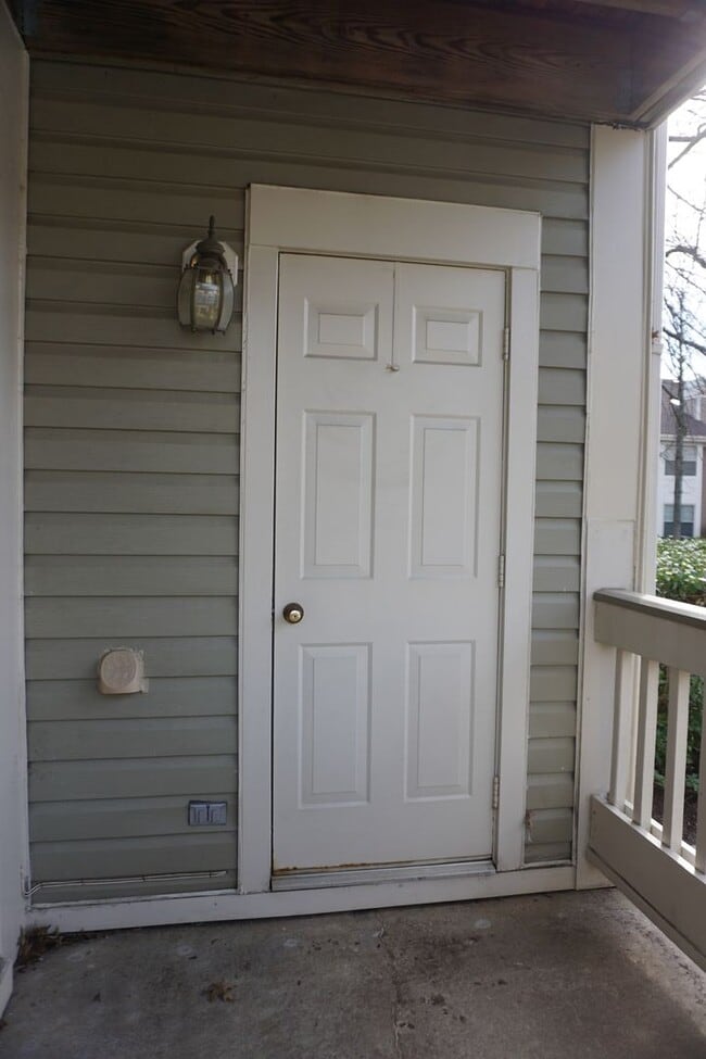 Building Photo - 2-Bedrooms Condo in Bentley Place