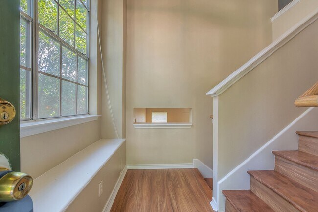 Building Photo - 7 Newberry Trail Ct