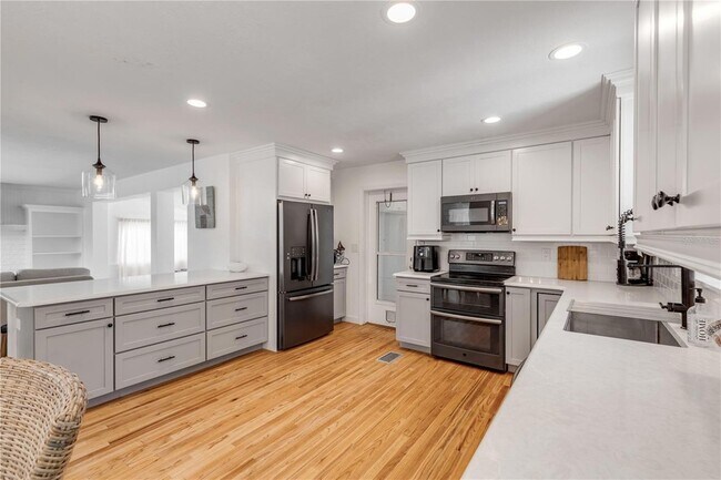 Building Photo - 119 Hardin Pl