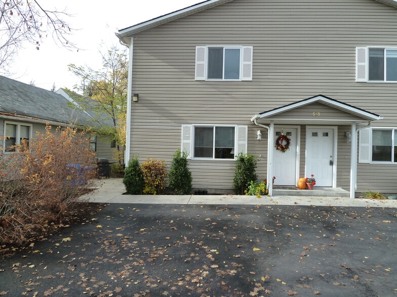 Outside - 513 N Jefferson St