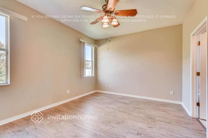 Building Photo - 8557 Deer Chase Dr