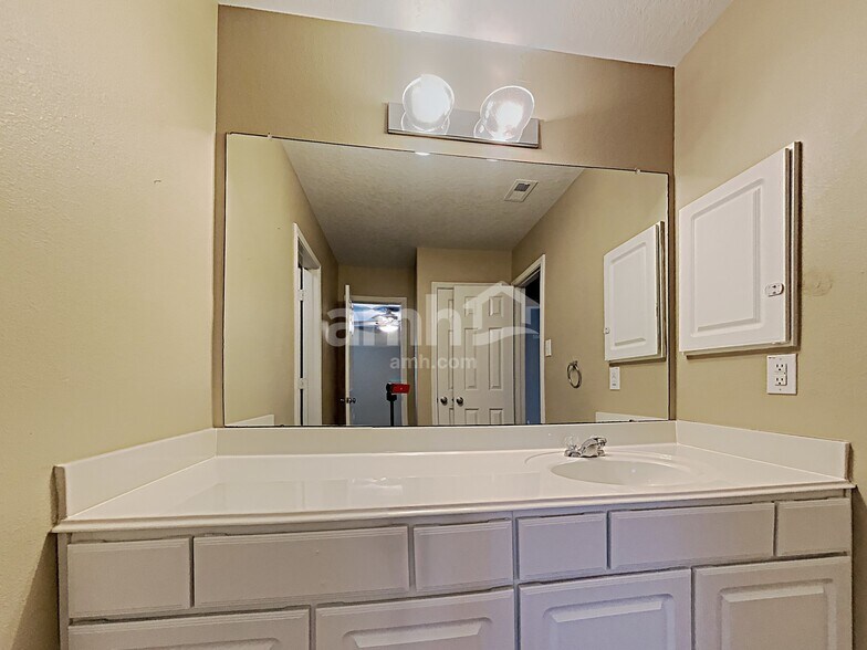 Building Photo - 2311 Stiller Ridge Way