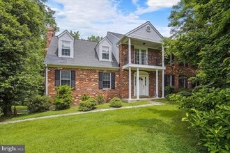 Building Photo - 9708 Locust Hill Dr