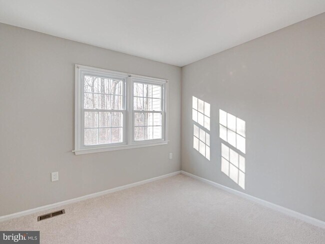 Building Photo - 10332 Mockingbird Pond Ct
