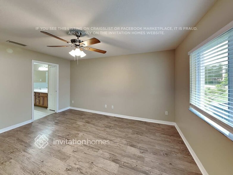 Building Photo - 916 Cristelle Jean Dr