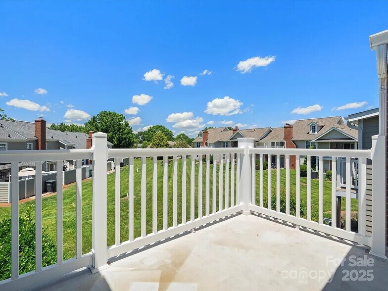 Building Photo - Room in Condo on S Vicksburg Park Ct