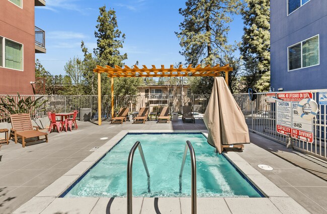 Building Photo - Legacy Apartments