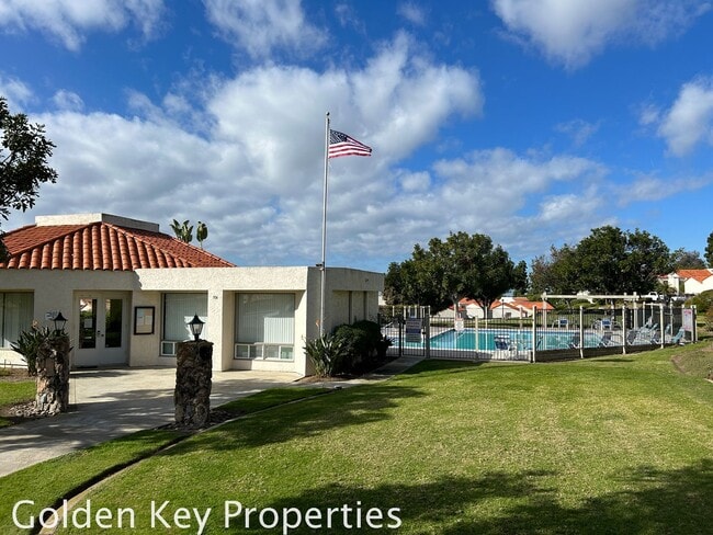 Building Photo - Welcome to this charming 2-bedroom, 2-bathroom downstairs end unit in Alta Mira in Carlsbad!!