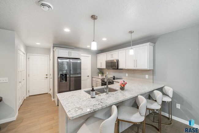 Primary Photo - 7563 S Grand Arbor Pl