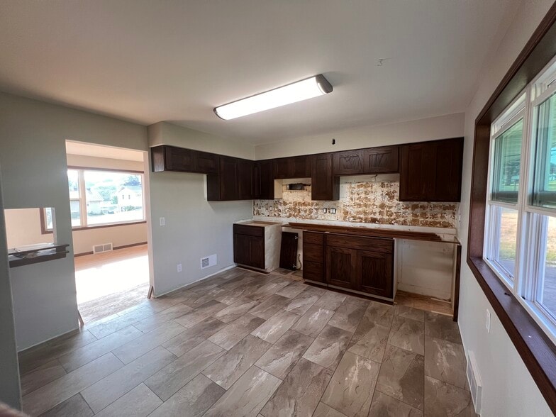 Building Photo - 110 Ridge Dr