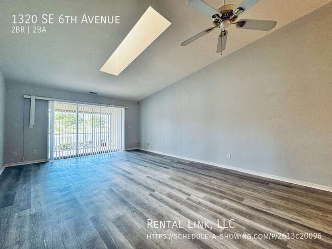 Building Photo - 1320 SE 6th Ave