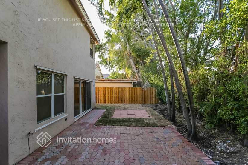 Building Photo - 2893 SW 174th Ave