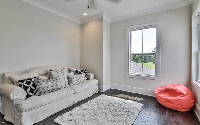 Building Photo - 304 Catalina Ln