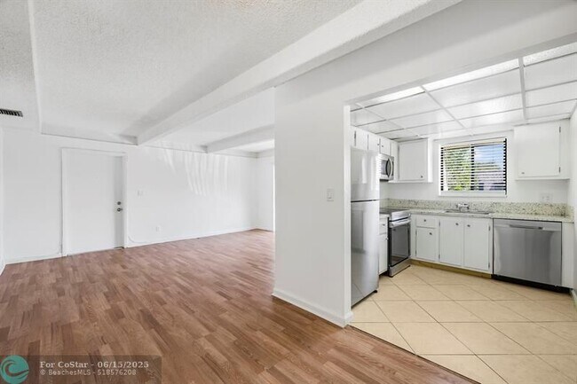 Building Photo - 1325 S Flagler Ave