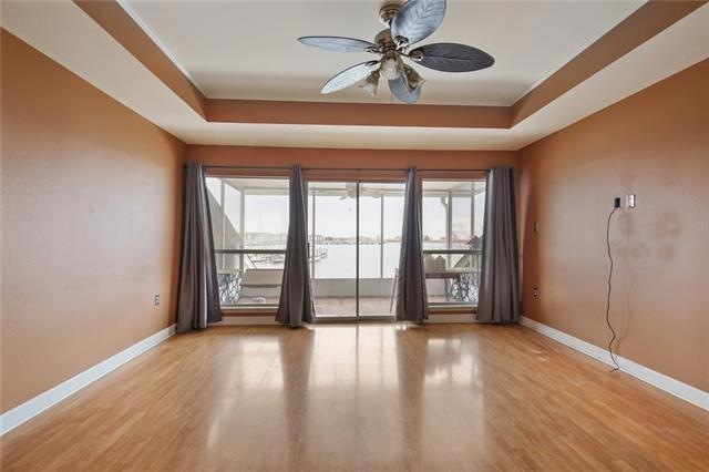 Building Photo - 1057 Marina Dr