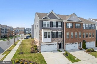 Building Photo - 9715 Summerton Dr