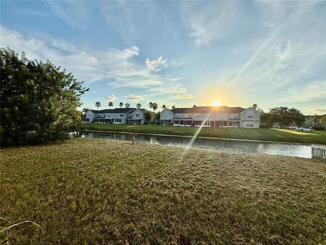 Building Photo - 807 Frankford Dr