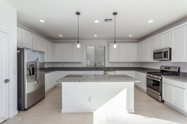 Building Photo - 14643 W Sand Hills Rd