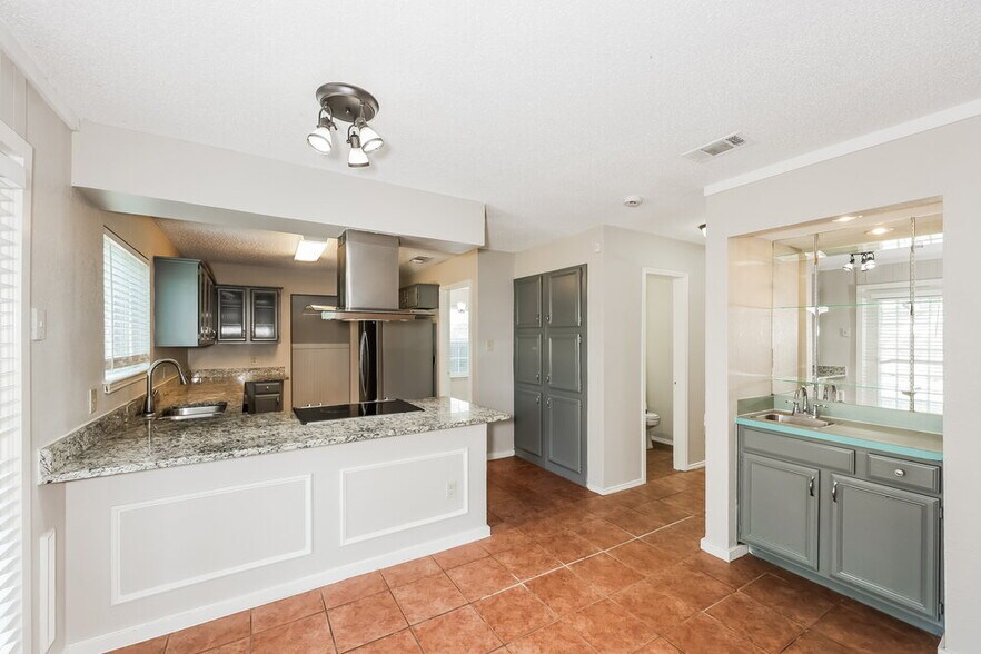 Building Photo - 5528 Royal Meadow Ln