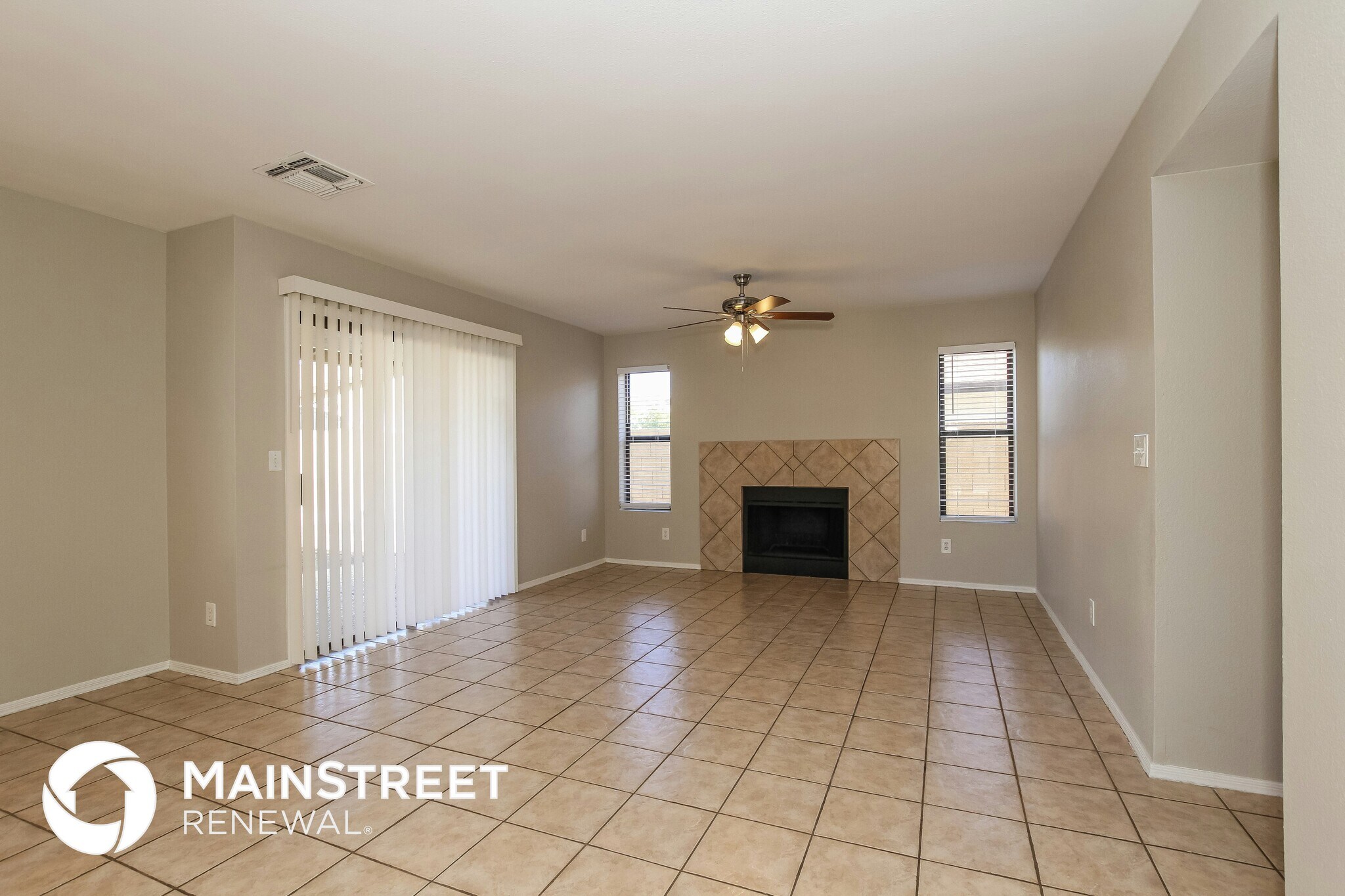 Building Photo - 6520 W Paradise Ln