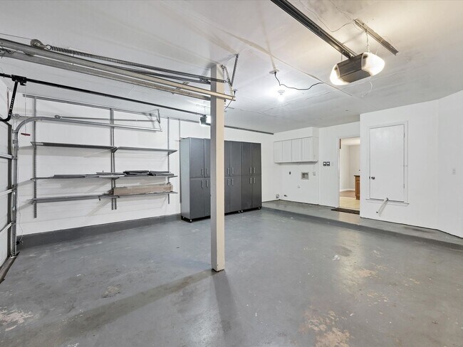 Building Photo - 7009 Buccaneer Trail Austin TX 78729-7840