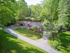 Building Photo - 3/2 House W/ Basement Garage/Storage