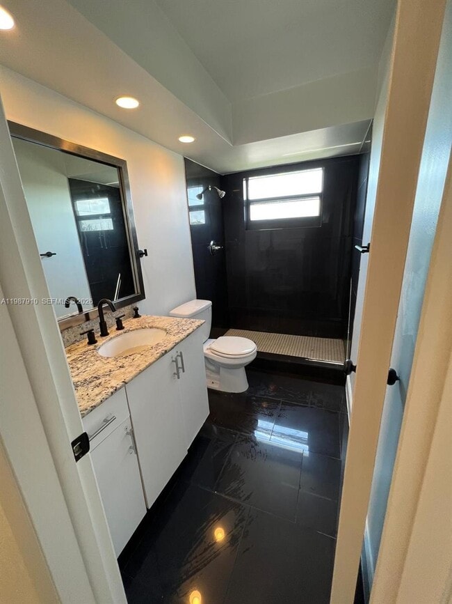 Building Photo - 1939 Jefferson St