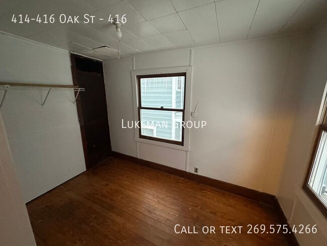 Building Photo - 416 Oak - 5 Bed/3 Bath Unit Near WMU/K Col...