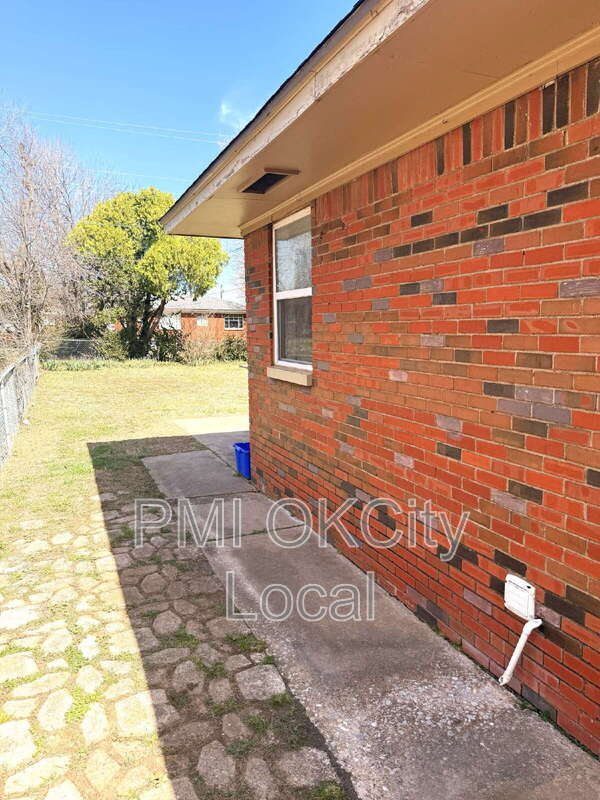 Building Photo - 3025 NW 67th St