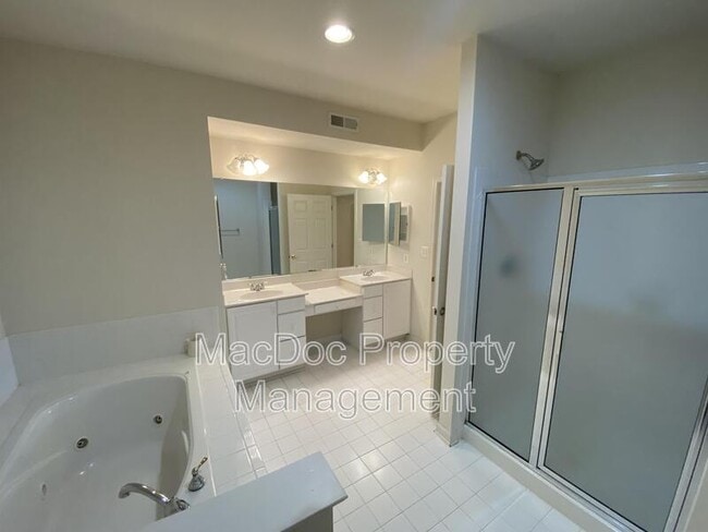 Building Photo - 1012 Maureen Dr