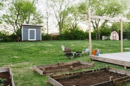 Building Photo - 547 Harding Pl