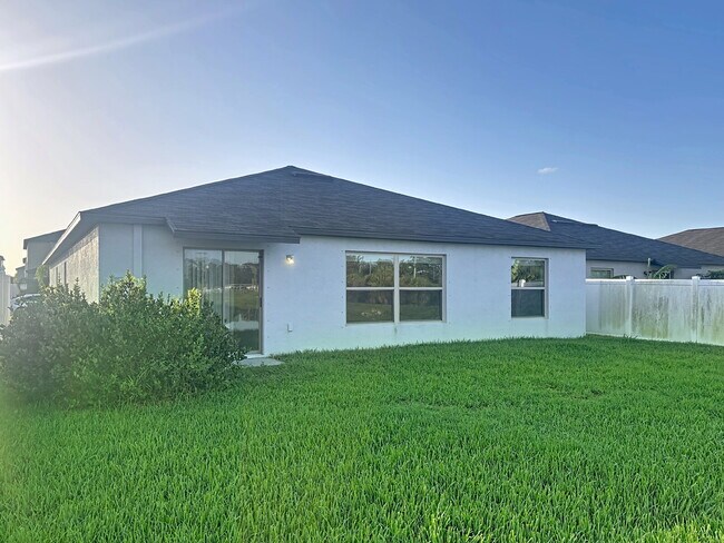 Building Photo - 3805 Romano Busciglio St