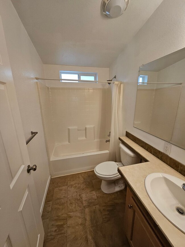 Building Photo - 3 Bedroom/2 Bath Manufactured Home