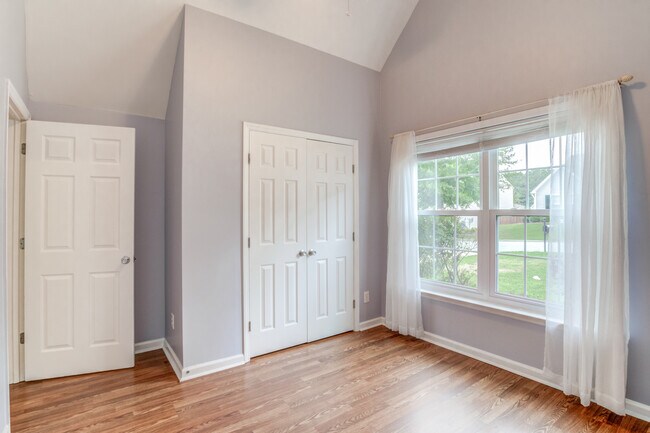 Building Photo - 833 Willow Bay Dr