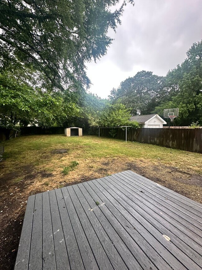 Building Photo - Newly renovated house for lease!