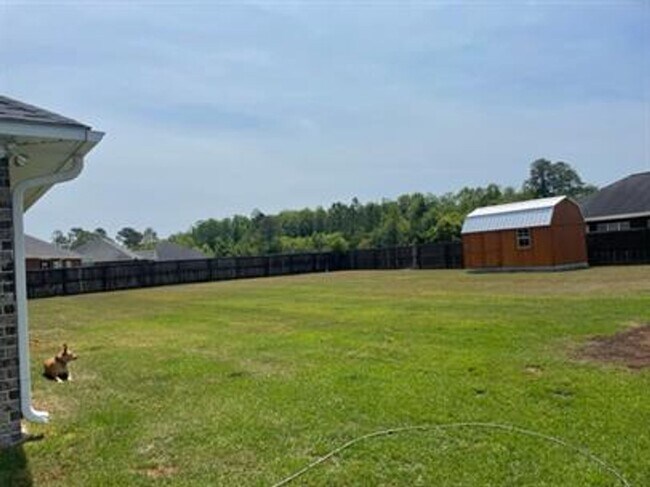 Building Photo - 4 bedroom beautiful home available August 14!!