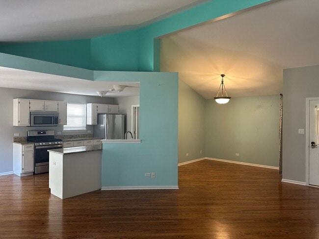 Building Photo - 1211 Bluejay Ln