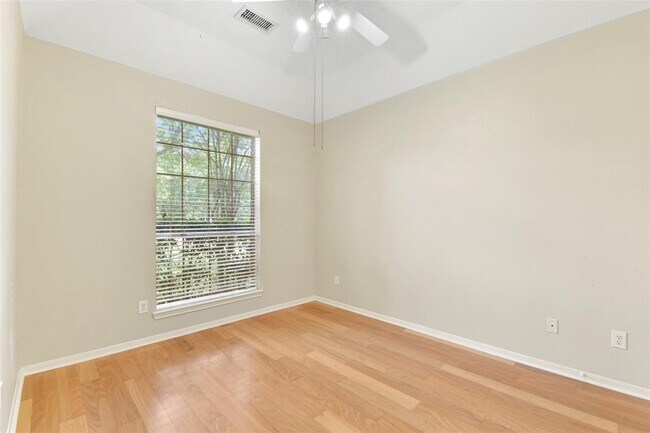 Building Photo - 4002 N Barnett Way