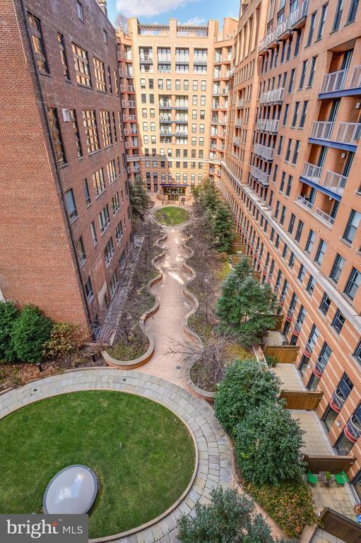 Building Photo - 631 D St NW