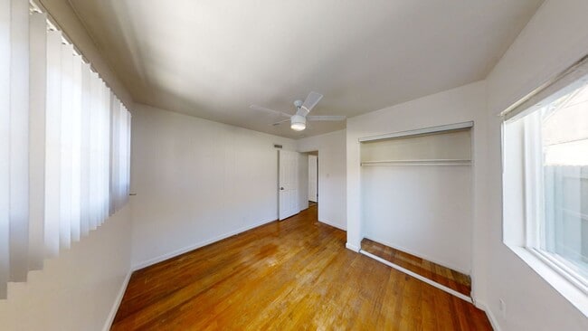 Building Photo - 5BD/2BA on MARY LANE!