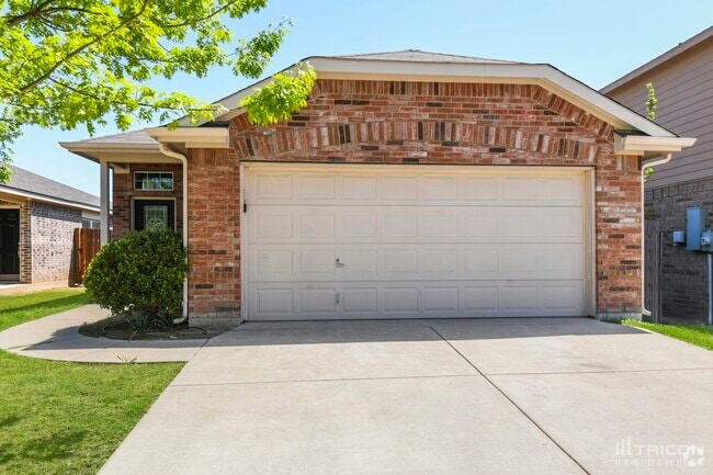 Building Photo - 4805 Cedar Springs Dr