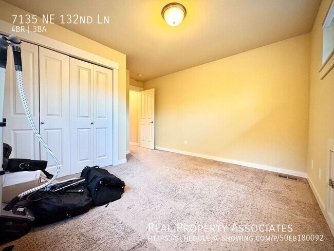 Building Photo - 7135 NE 132nd Ln