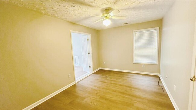 Building Photo - 2321 Clipper Ln