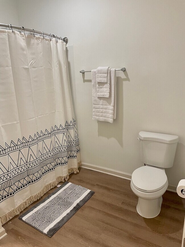 Building Photo - 8251 Windsor Hill Blvd