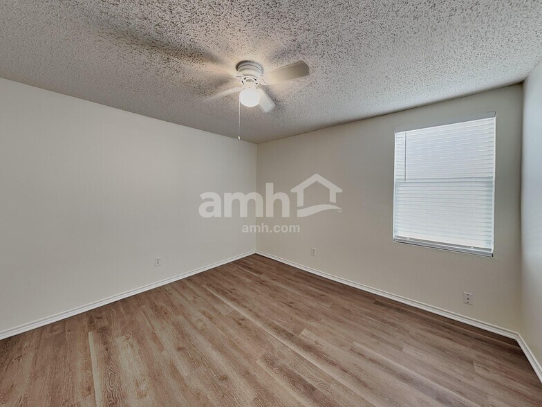 Building Photo - 16136 Shawnee Trl