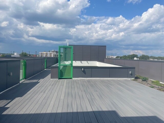 Building Photo - 1501 N 31st St