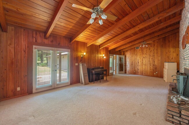 Building Photo - 803 Ingle Rd