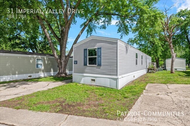 Building Photo - 31 Imperial Valley Dr