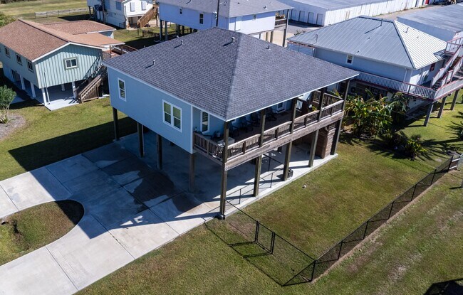 Building Photo - 16511 John Davis Rd